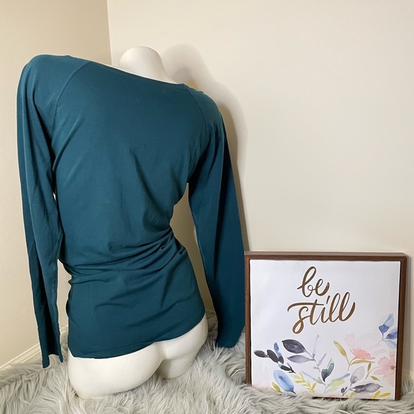SOLD ONLINE STORE Lululemon Emerald Long Sleeve - Picture 2 of 3
